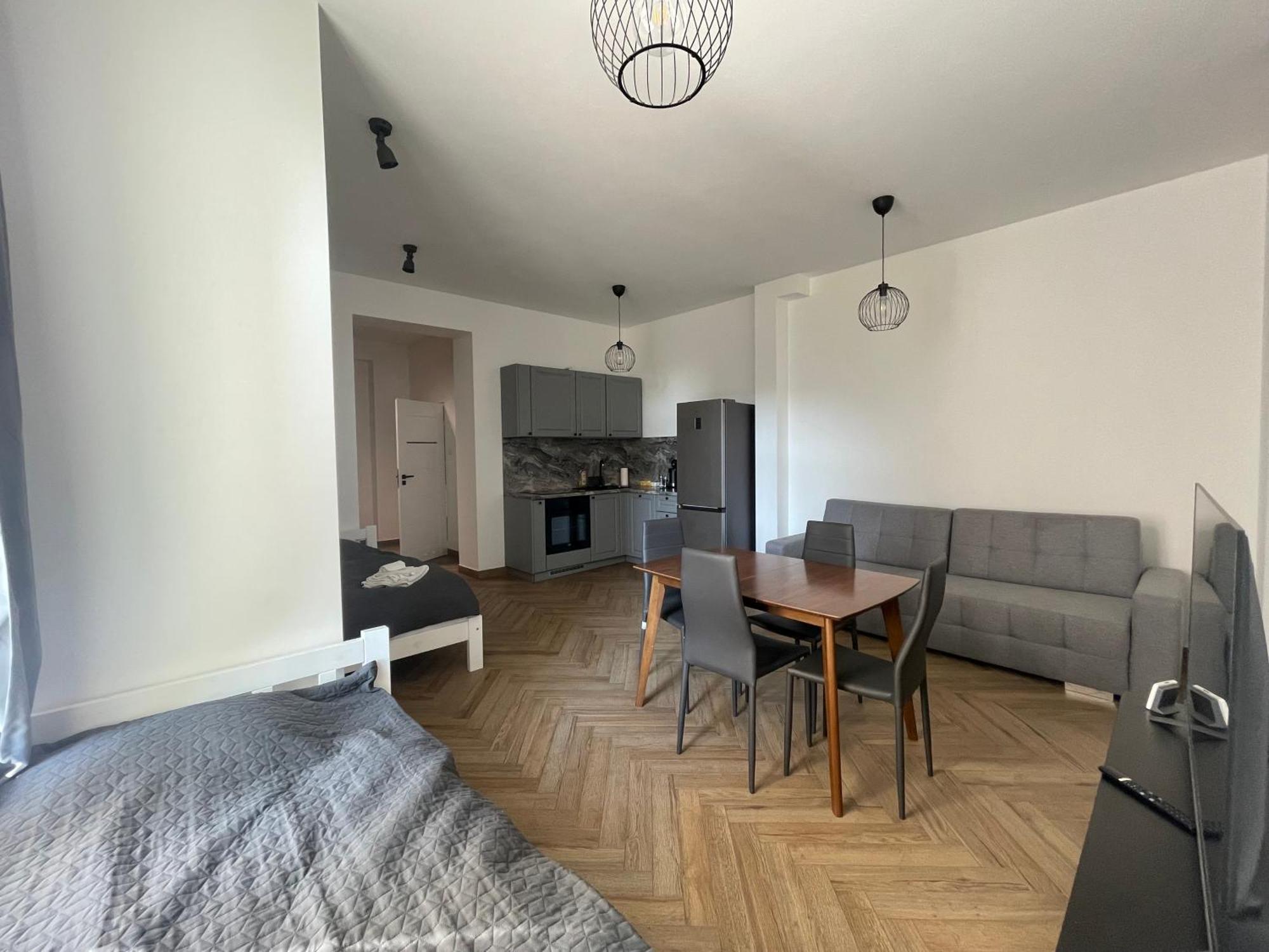 Apartamenty Kamienica Centrum - 1 Maja Lubiń Exterior foto